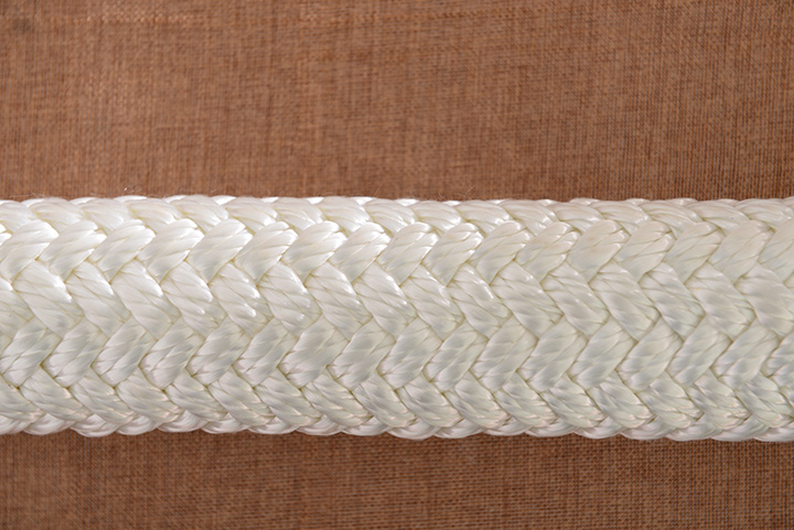 Double braided mooring rope